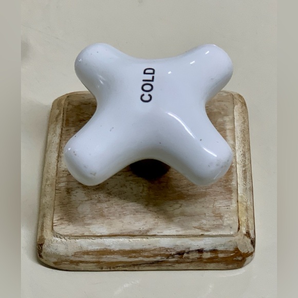Repurposed Vintage Porcelain Faucet Handle Wall Mounting Coat Hanger - Picture 2 of 16